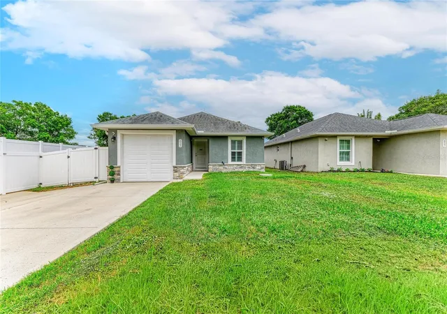 Photo 2 of Single family home for sale at 823 Bacon Ave, Sarasota, FL 34232 | MLS# A4696033 | Listing updated on 2026-06-07