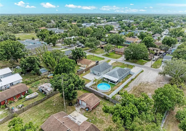 Photo 4 of Single family home for sale at 823 Bacon Ave, Sarasota, FL 34232 | MLS# A4696033 | Listing updated on 2026-06-07
