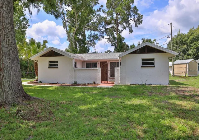 Homes for sale in Edgewater, FL | 2212 Woodland Dr, Edgewater, FL 32141 | MLS# NS1088427