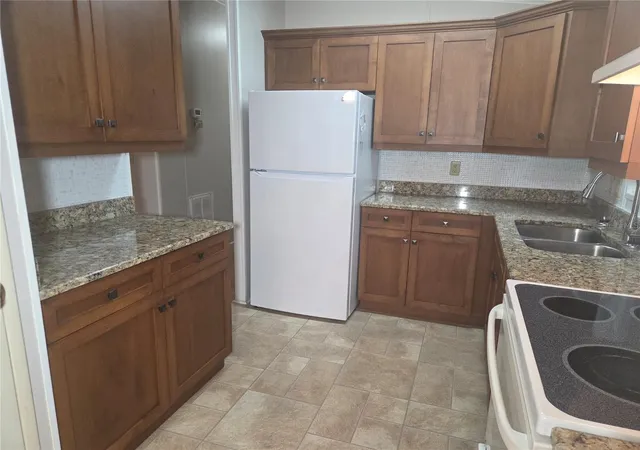 Photo 3 of Manufactured home for sale at 5707 45th Street E #120, Bradenton, FL 34203 | MLS# A4696036 | Listing updated on 2026-06-12