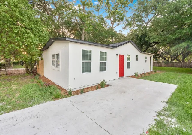Photo 1 of Single family home for sale at 1701 E Bay St, Winter Garden, FL 34787 | MLS# O6413973 | Listing updated on 2026-07-16