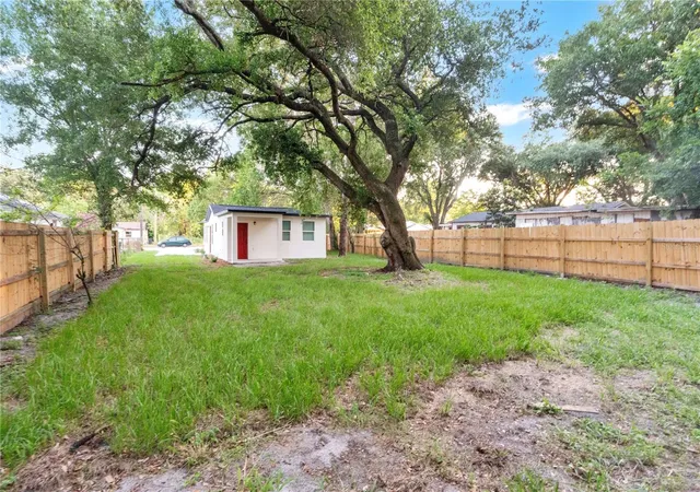 Photo 5 of Single family home for sale at 1701 E Bay St, Winter Garden, FL 34787 | MLS# O6413973 | Listing updated on 2026-07-16