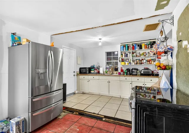 3rd image of 5008 N 17Th St, Tampa, FL 33610 | MLS# TB8515851