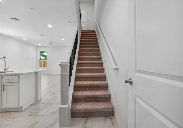 4th image of 616 Silver Stream Ct, Brandon, FL 33511 | MLS# TB8515852