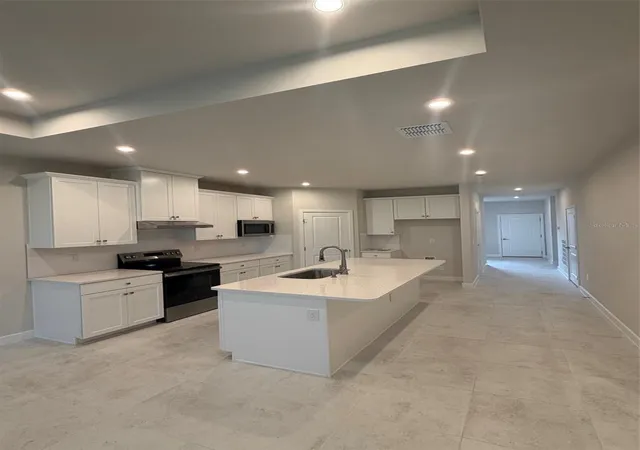 Photo 2 of Single family home for sale at 18740 Highland Dew St, Brooksville, FL 34610 | MLS# W7886424 | Listing updated on 2026-08-25