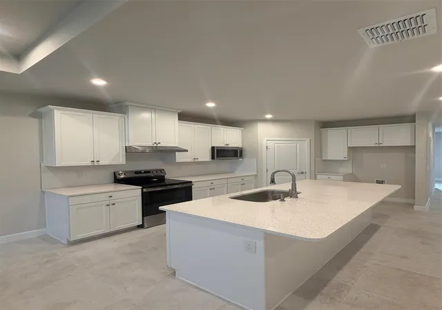 Photo 3 of Single family home for sale at 18740 Highland Dew St, Brooksville, FL 34610 | MLS# W7886424 | Listing updated on 2026-08-25