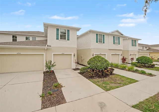 Townhouse for sale at 10942 Verawood Dr, RIVERVIEW, FL 33579 | MLS# TB8515857