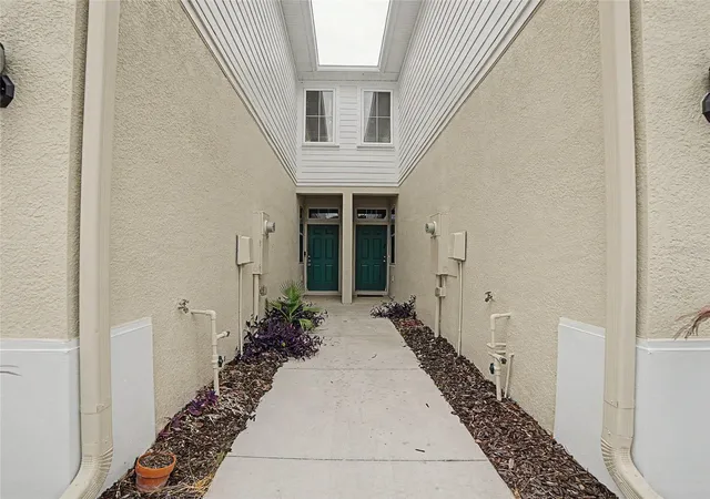 Photo 2 of Townhouse for sale at 10942 Verawood Dr, Riverview, FL 33579 | MLS# TB8515857 | Listing updated on 2026-09-07