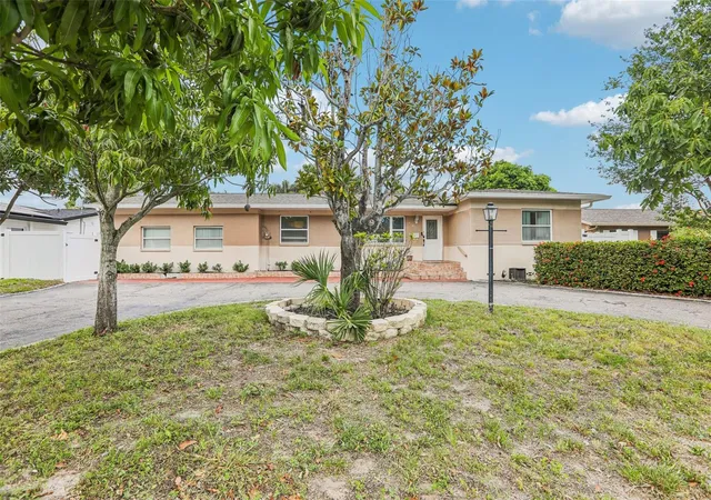 Photo 2 of Single family home for sale at 2709 49th Street N, Saint Petersburg, FL 33710 | MLS# TB8515859 | Listing updated on 2026-10-20