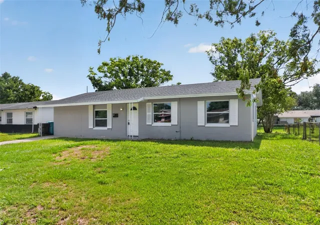 Photo 2 of Single family home for sale at 1635 Ravenall Ave, Orlando, FL 32811 | MLS# A4696045 | Listing updated on 2026-08-25