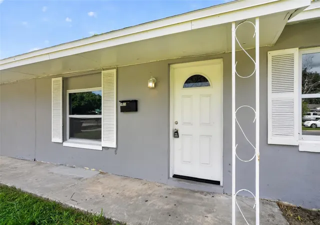 Photo 3 of Single family home for sale at 1635 Ravenall Ave, Orlando, FL 32811 | MLS# A4696045 | Listing updated on 2026-08-25