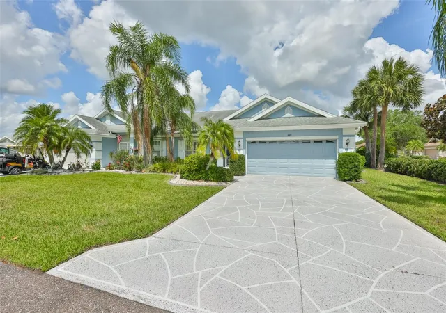 3rd image of 1001 Otter Mill Wy, SUN CITY CENTER, FL 33573