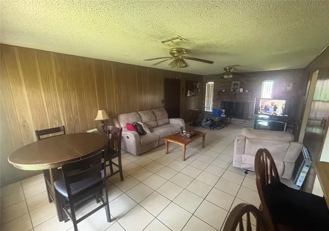 Photo 4 of Single family home for sale at 2105 SW 5th Street, Ocala, FL 34471 | MLS# OM726057 | Listing updated on 2026-08-22