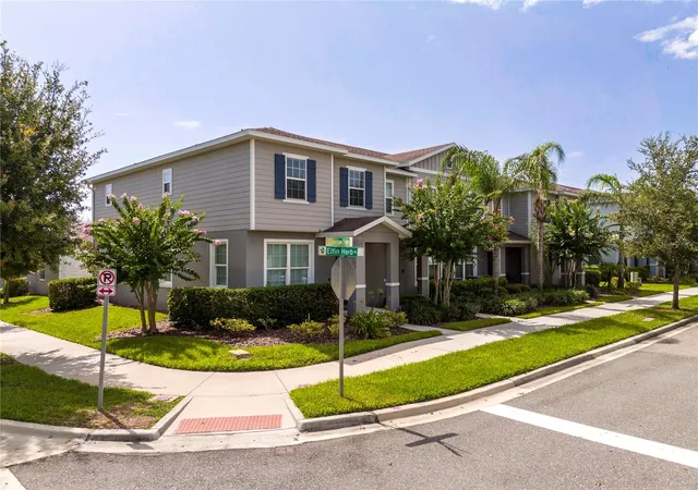 Photo 4 of Townhouse for sale at 6131 Elfin Herb Way, Winter Garden, FL 34787 | MLS# O6414015 | Listing updated on 2026-09-01