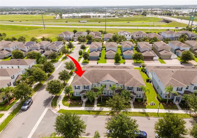 Photo 5 of Townhouse for sale at 6131 Elfin Herb Way, Winter Garden, FL 34787 | MLS# O6414015 | Listing updated on 2026-09-01