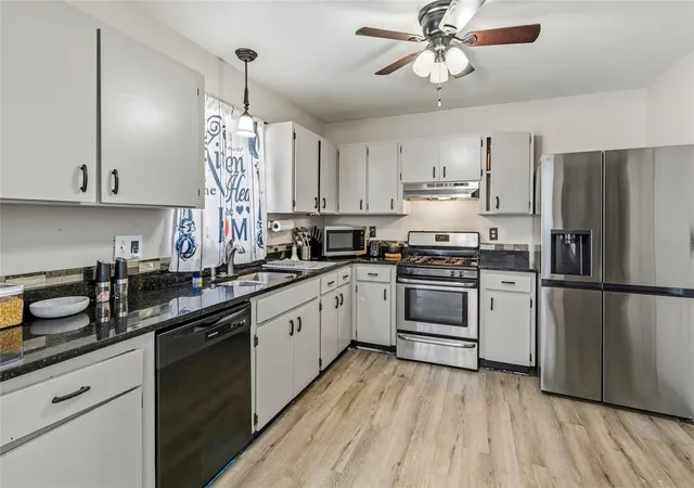 Photo 3 of Single family home for sale at 5262 Woodridge Ln, Spring Hill, FL 34609 | MLS# W7886428 | Listing updated on 2026-09-17