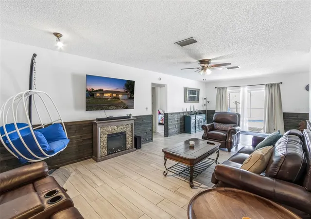 Photo 4 of Single family home for sale at 5262 Woodridge Ln, Spring Hill, FL 34609 | MLS# W7886428 | Listing updated on 2026-09-17