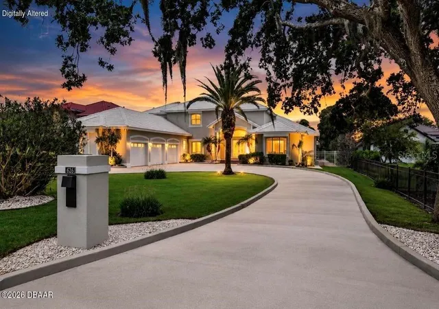 Photo 2 of Mansion for sale at 626 Riverside Dr, Ormond Beach, FL 32176 | MLS# V4949479 | Listing updated on 2026-07-29