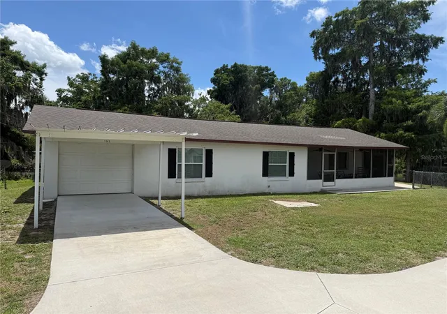 Homes for sale in Lake Panasoffkee, FL | 1141 County Road 457, Lake Panasoffkee, FL 33538 | MLS# G5113351