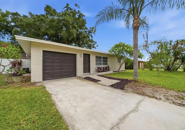 Photo 2 of Sale Pending at 11325 110th Avenue, Largo, FL 33778 | MLS# O6414055 | Listing updated on 2026-08-11