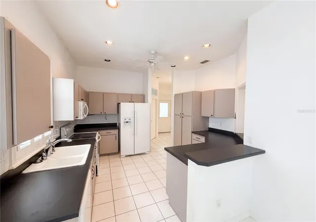 Photo 2 of Single family home for sale at 3319 Newbliss Cir, Ormond Beach, FL 32174 | MLS# O6414068 | Listing updated on 2026-10-09
