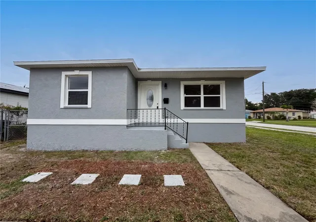Single family home for sale at 845 40th Avenue S, Saint Petersburg, FL 33705 | MLS# O6414082