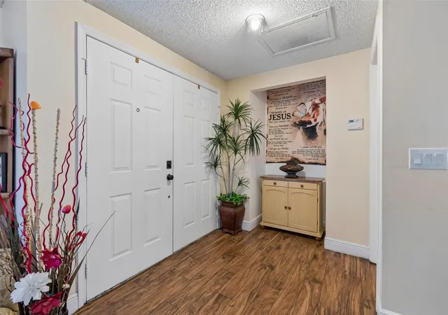 Photo 4 of Single family home for sale at 1426 Jubal Dr, Orlando, FL 32818 | MLS# O6414085 | Listing updated on 2026-08-17