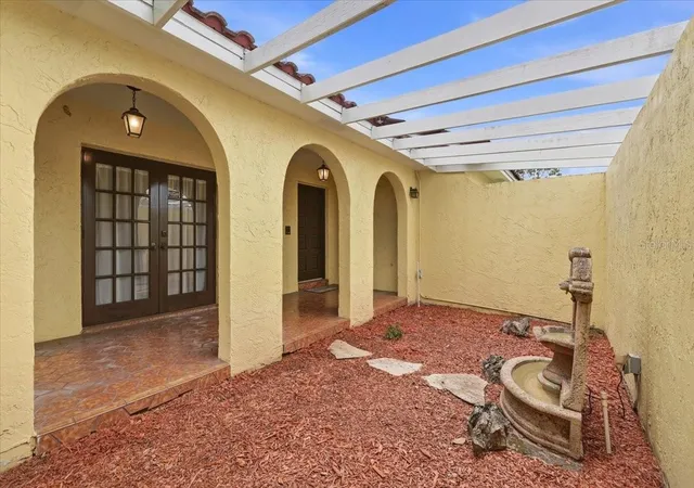 Photo 3 of Single family home for sale at 7026 Willow Run Loop, Lakeland, FL 33813 | MLS# P4938944 | Listing updated on 2026-08-26