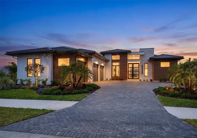 Photo 1 of Single family home for sale at 263 Crystal Waters Dr, Sarasota, FL 34240 | MLS# A4696083 | Listing updated on 2026-06-24