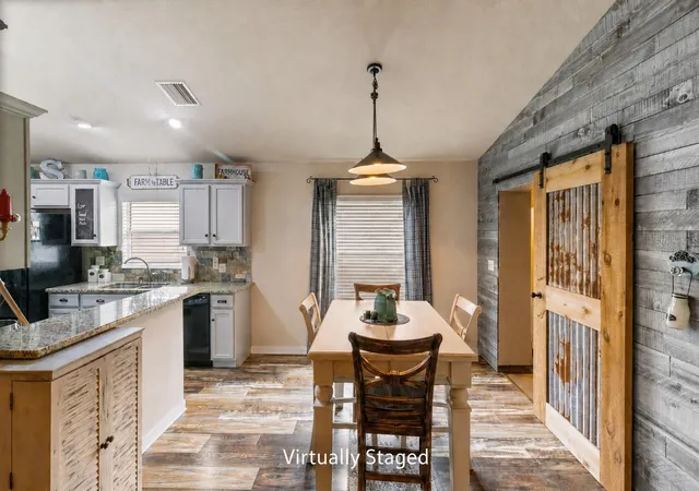 Photo 4 of Single family home for sale at 4562 Fairway Oaks Dr, Mulberry, FL 33860 | MLS# L4962481 | Listing updated on 2026-09-13
