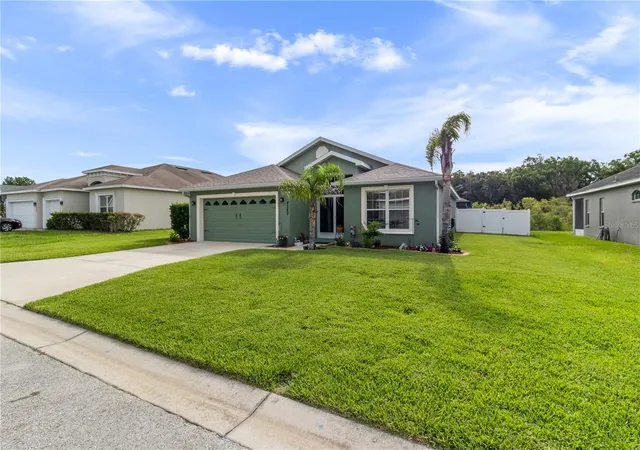 Homes for sale in Mulberry, FL | 4562 Fairway Oaks Dr, Mulberry, FL 33860 | MLS# L4962481