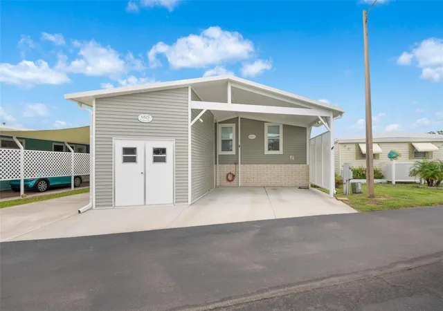 Photo 2 of Manufactured home for sale at 6825 Mount Orange Dr Ne #390, Saint Petersburg, FL 33702 | MLS# TB8515989 | Listing updated on 2026-10-20