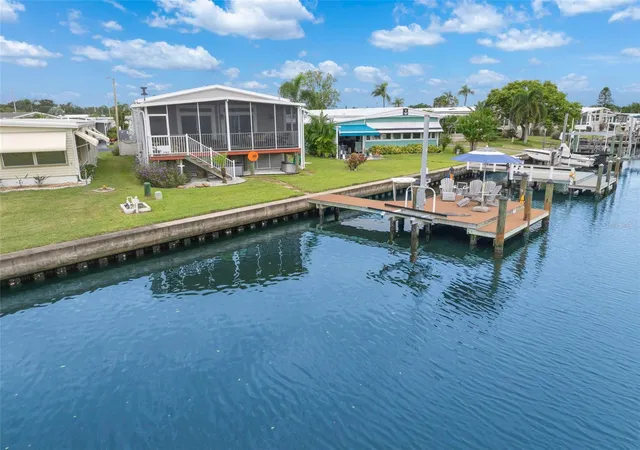 Photo 4 of Manufactured home for sale at 6825 Mount Orange Dr NE #390, Saint Petersburg, FL 33702 | MLS# TB8515989 | Listing updated on 2026-10-20