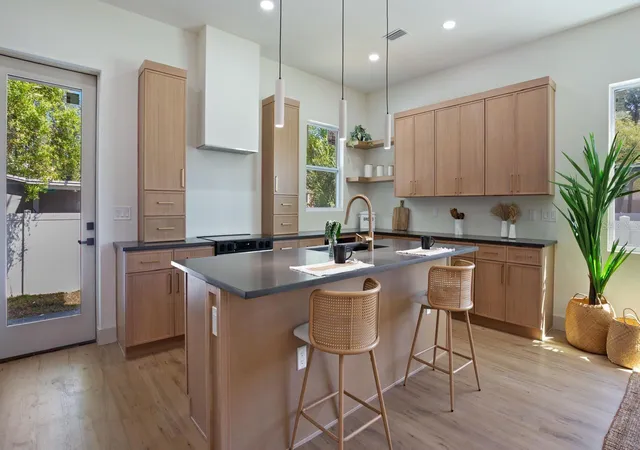 Photo 3 of Townhouse for sale at 1505 W Arch St #2, Tampa, FL 33607 | MLS# TB8515990 | Listing updated on 2026-09-23