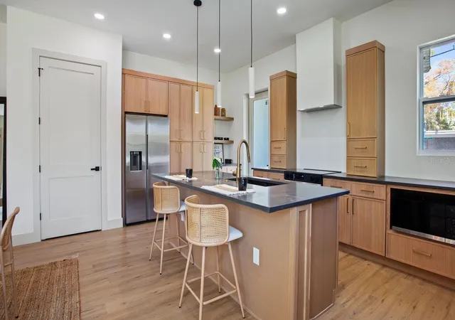 Photo 3 of Townhouse for sale at 1505 W Arch St #2, Tampa, FL 33607 | MLS# TB8515990 | Listing updated on 2026-09-23