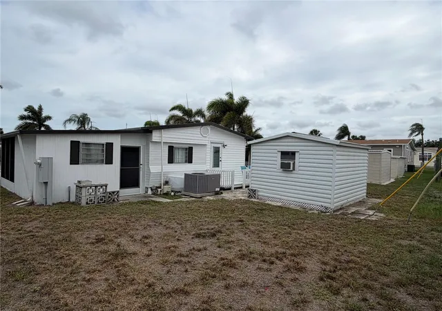 5th image of 5205 5Th St E, Bradenton, FL 34203 | MLS# A4696087