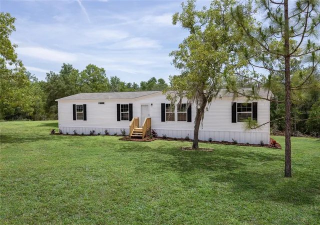 3rd image of 119 London Ave, Interlachen, FL 32148 | MLS# GC540947