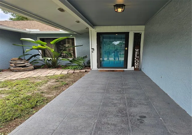 Homes for sale in Lutz, FL | 18322 Swan Lake Dr, Lutz, FL 33549 | MLS# TB8516009