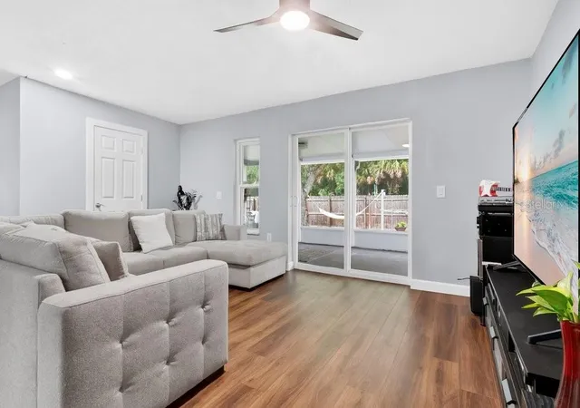 4th image of 1092 W Riviera Blvd, Oviedo, FL 32765 | MLS# O6414109