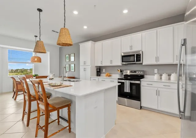 5th image of 17625 Opal Sand Dr #401, Venice, FL 34293 | MLS# D6147708
