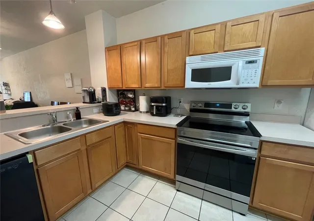 Photo 3 of Condo for sale at 905 Nw 21st Avenue #905, Gainesville, FL 32609 | MLS# GC540948 | Listing updated on 2026-06-10