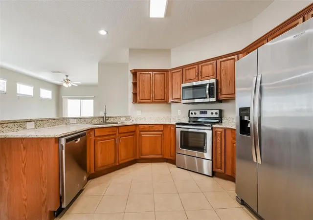 Photo 4 of Single family home for sale at 1221 Longville Cir, Tavares, FL 32778 | MLS# O6414120 | Listing updated on 2026-07-03