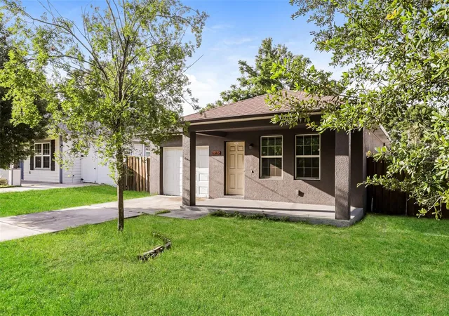 Photo 2 of Single family home for sale at 1505 E Caracas St, Tampa, FL 33610 | MLS# O6414121 | Listing updated on 2026-10-30