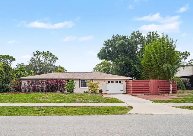 Photo 1 of Single family home for sale at 2111 Fairfield Ave, Sarasota, FL 34232 | MLS# O6414126 | Listing updated on 2026-07-10