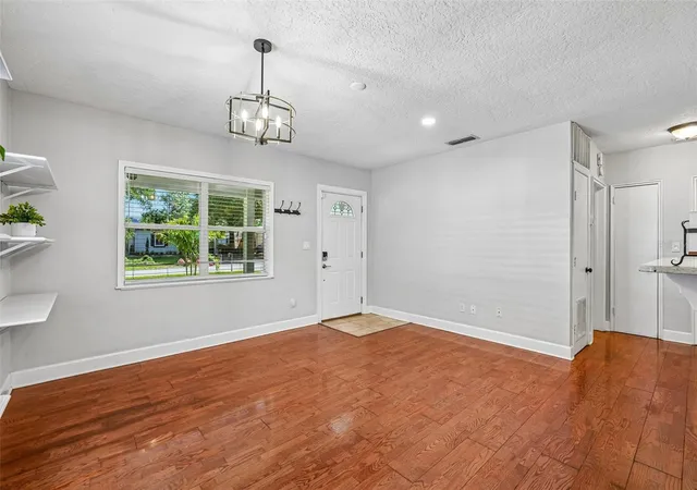 Photo 2 of Single family home for sale at 3924 W Bay View Ave, Tampa, FL 33611 | MLS# TB8516036 | Listing updated on 2026-08-28
