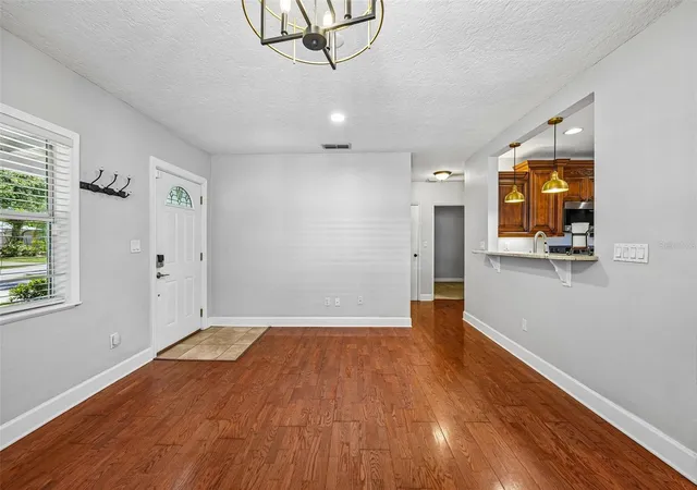 Photo 3 of Single family home for sale at 3924 W Bay View Ave, Tampa, FL 33611 | MLS# TB8516036 | Listing updated on 2026-08-28