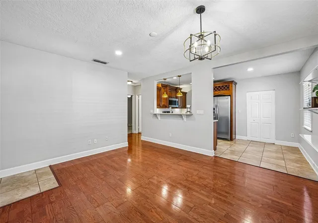 Photo 4 of Single family home for sale at 3924 W Bay View Ave, Tampa, FL 33611 | MLS# TB8516036 | Listing updated on 2026-08-28