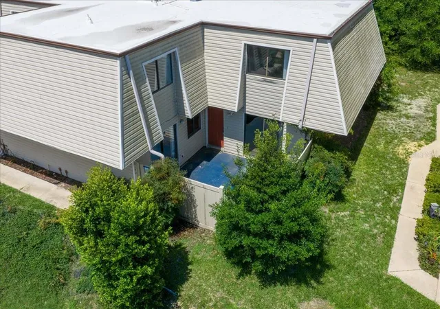 1st image of 2142 Ne 45th Ave #2, Ocala, FL 34470 | MLS# OM726084