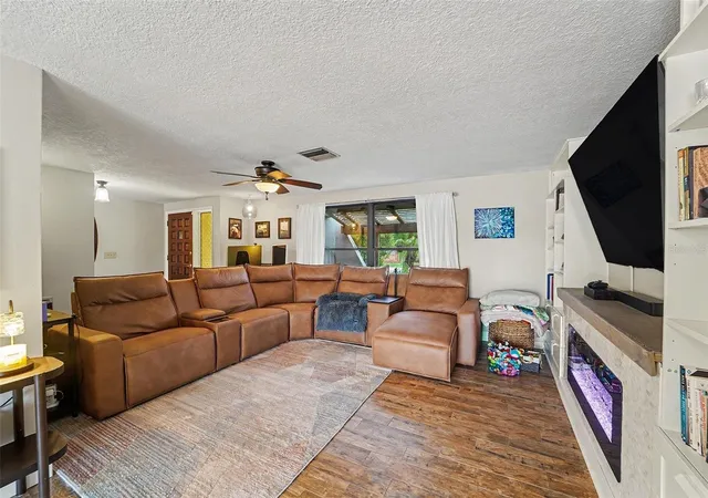 Photo 3 of Sale Pending at 5736 Melaleuca Dr, Holiday, FL 34690 | MLS# TB8516066 | Listing updated on 2026-10-05