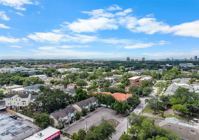 Photo 4 of Townhouse for sale at 106 S Habana Ave #7, Tampa, FL 33609 | MLS# TB8516072 | Listing updated on 2026-10-24